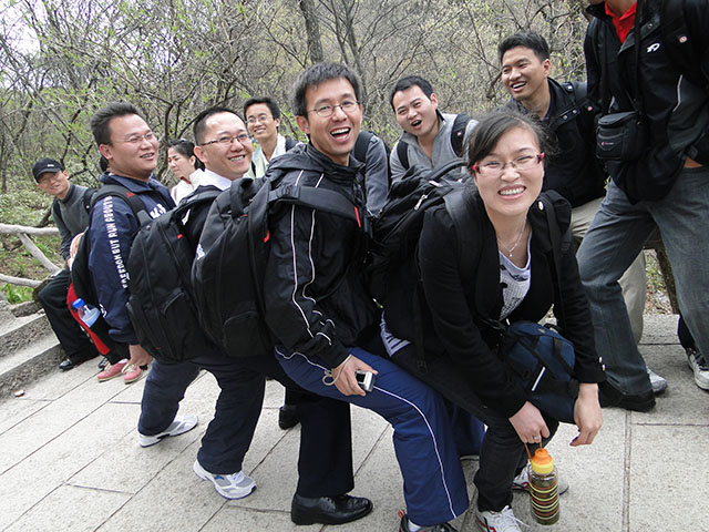 2011.04.30黃山之旅(一人需要，眾人相助）V.jpg